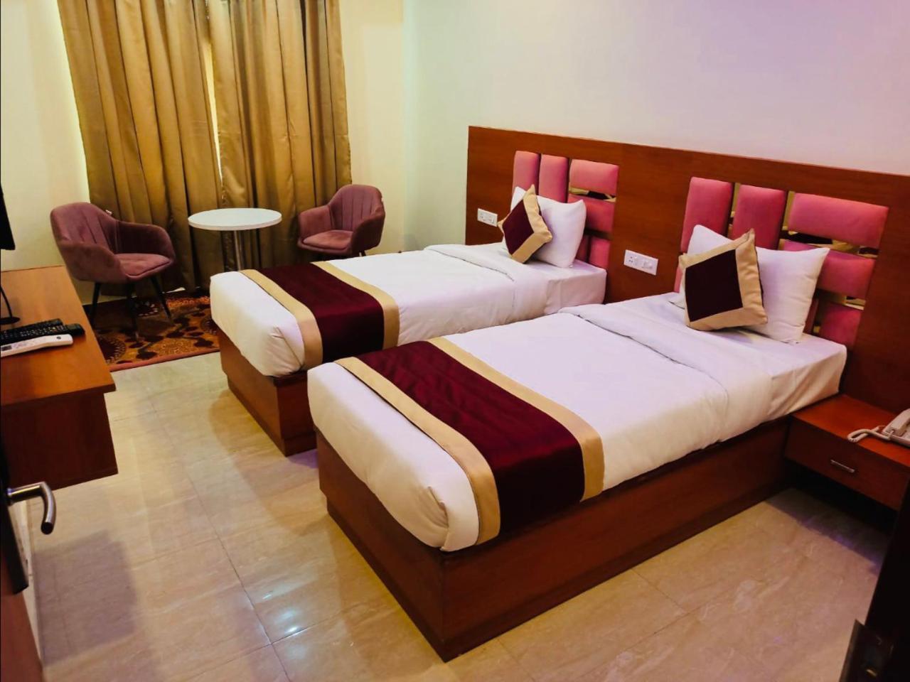 Kusum House Bed and Breakfast Greater Noida Buitenkant foto