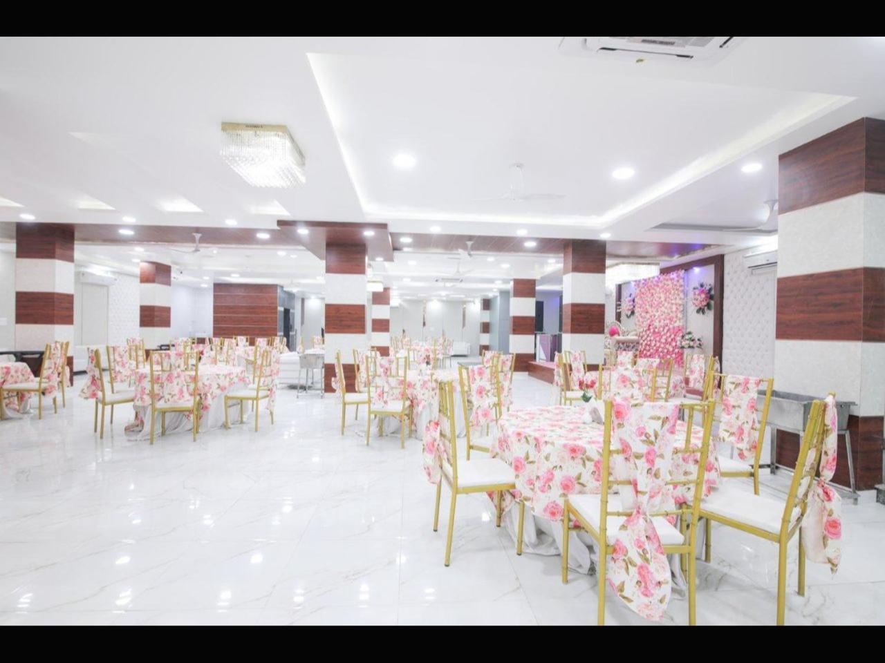 Kusum House Bed and Breakfast Greater Noida Buitenkant foto